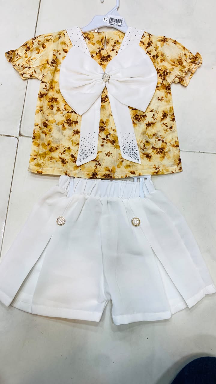 Beautiful golden-yellow floral print blouse with comfortable puff sleeves 1yr to 3yr